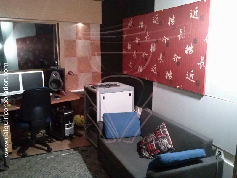 Fotografia obra daiquiri corporation, bastidores sala de control